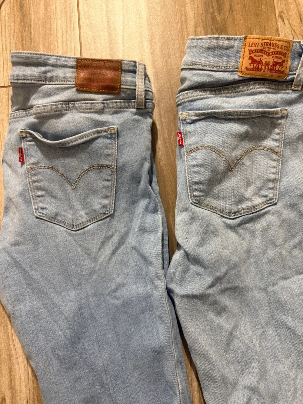 Levis woman’s skinny Fit Jeans size 29 & 30 bundled pair